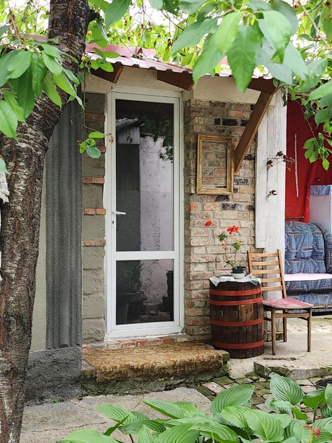 Authentic Apartment In The Centre Chisinau Exterior photo